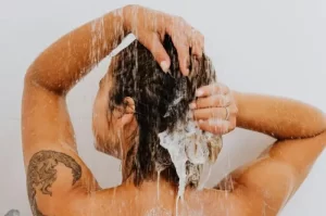 Mastering the Art of Using Dry Shampoo