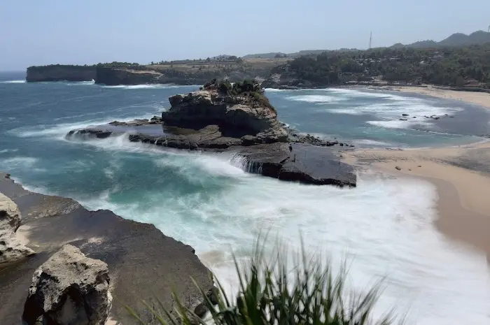 Klayar Beach