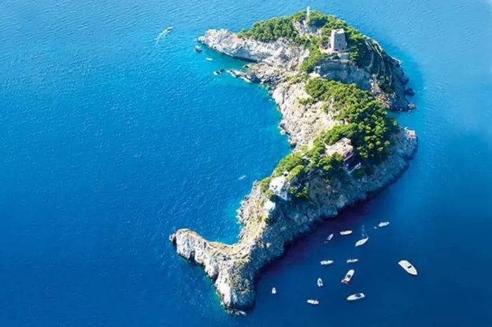 Li Galli Islands, Exploring the Legendary History and Beauty of Positano